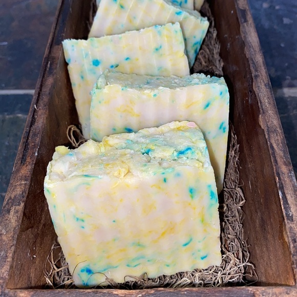 Pineapple Smoothie Artisan Body Soap & Shave - Picture 4 of 5